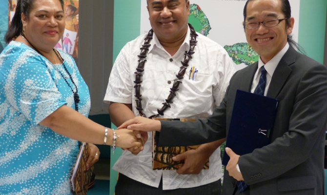 SPREP Climate Change Director, Dr. Netatua Pelesikoti, CEO of the Ministry of Finance, Lavea Tupaimatuna Iulai Lavea and Leader of the Preparatory Survey Mission from JICA, Mr. Kazunao Shibata. | Photo: SPREP 
