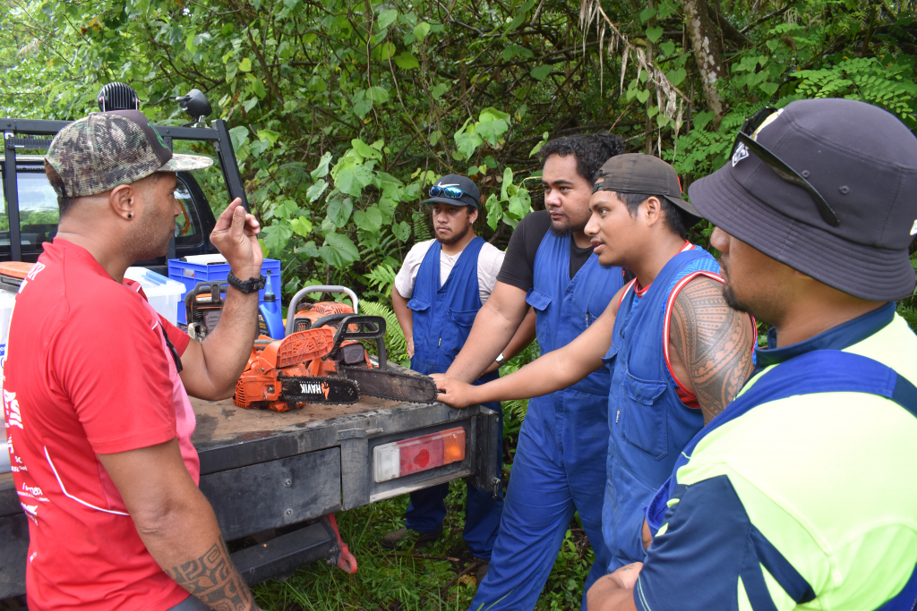 Safety first, in Pacific Invasive Species Management Story Picture 1